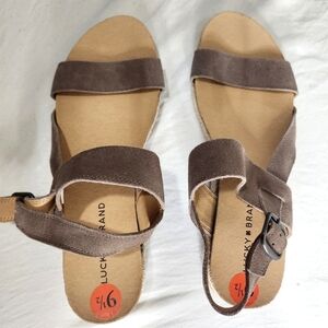 Lucky Brand Gadine Leather Taupe Brown Buckle Summer Minimalist Sandals Sz 9.5